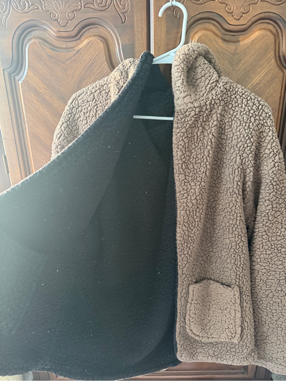 Cozy Teddy Sherpa Jacket - Reversible Brown & Black - Picture 2 of 4